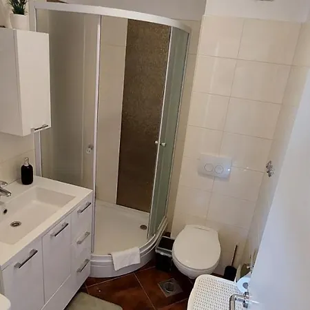 Split Terrace & Free Parking Studio شقة