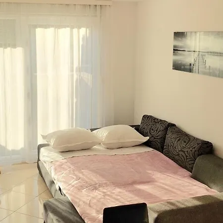 Split Terrace & Free Parking Studio شقة