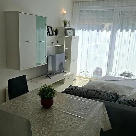 Terrace & Free Parking * Split