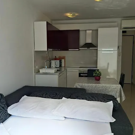 Terrace & Free Parking * Split