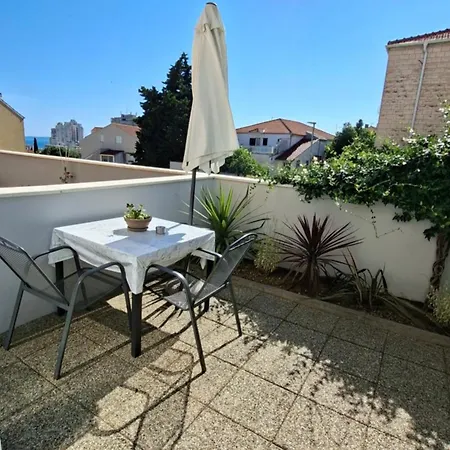 Terrace & Free Parking Lejlighed
