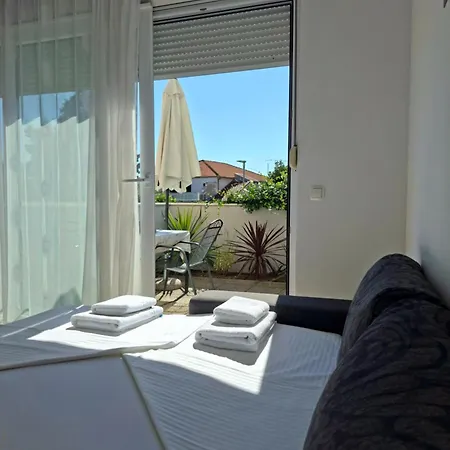 Terrace & Free Parking Split